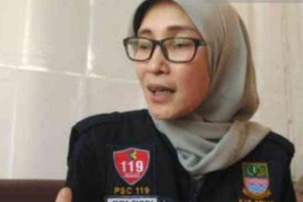 Kepala Dinas Kesehatan Kabupaten Bekasi, Sri Enny Mainiarti tinjau kesiapan jelang arus mudik lebaran 2019. 