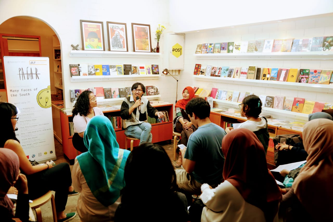 Acara diskusi sastra Kuasa dan Nuansa Gender di Jakarta, Sabtu (22/6).