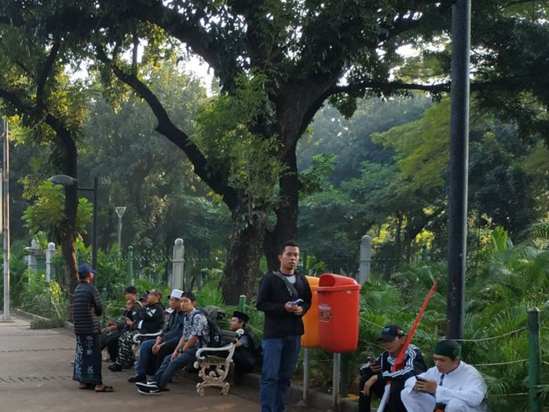 Sejumlah peserta aksi bertajuk Tahlil Akbar 266 mulai berdatangan ke lokasi, Patung Kuda Monas, di Jakarta, Rabu, (26/06/2019)