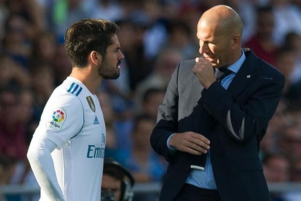 Isco dan Zinedine Zidane dikabarkan menjadi korban terbaru perampokan rumah pesepakbola di Spanyol. 