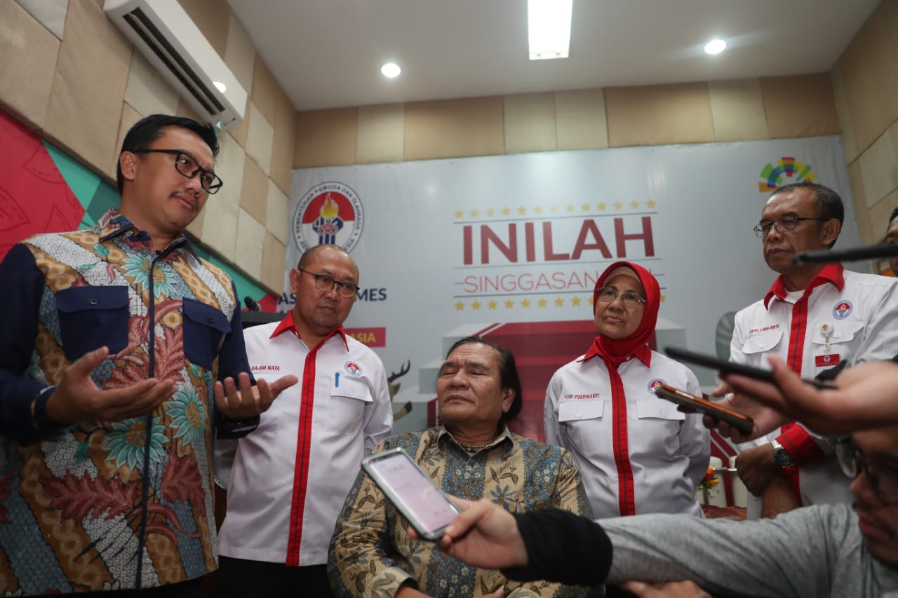 Menteri Pemuda dan Olahraga Imam Nahrawi saat menyaksikan penandatangan Mou antara Kemenpora dan NPC Indonesia