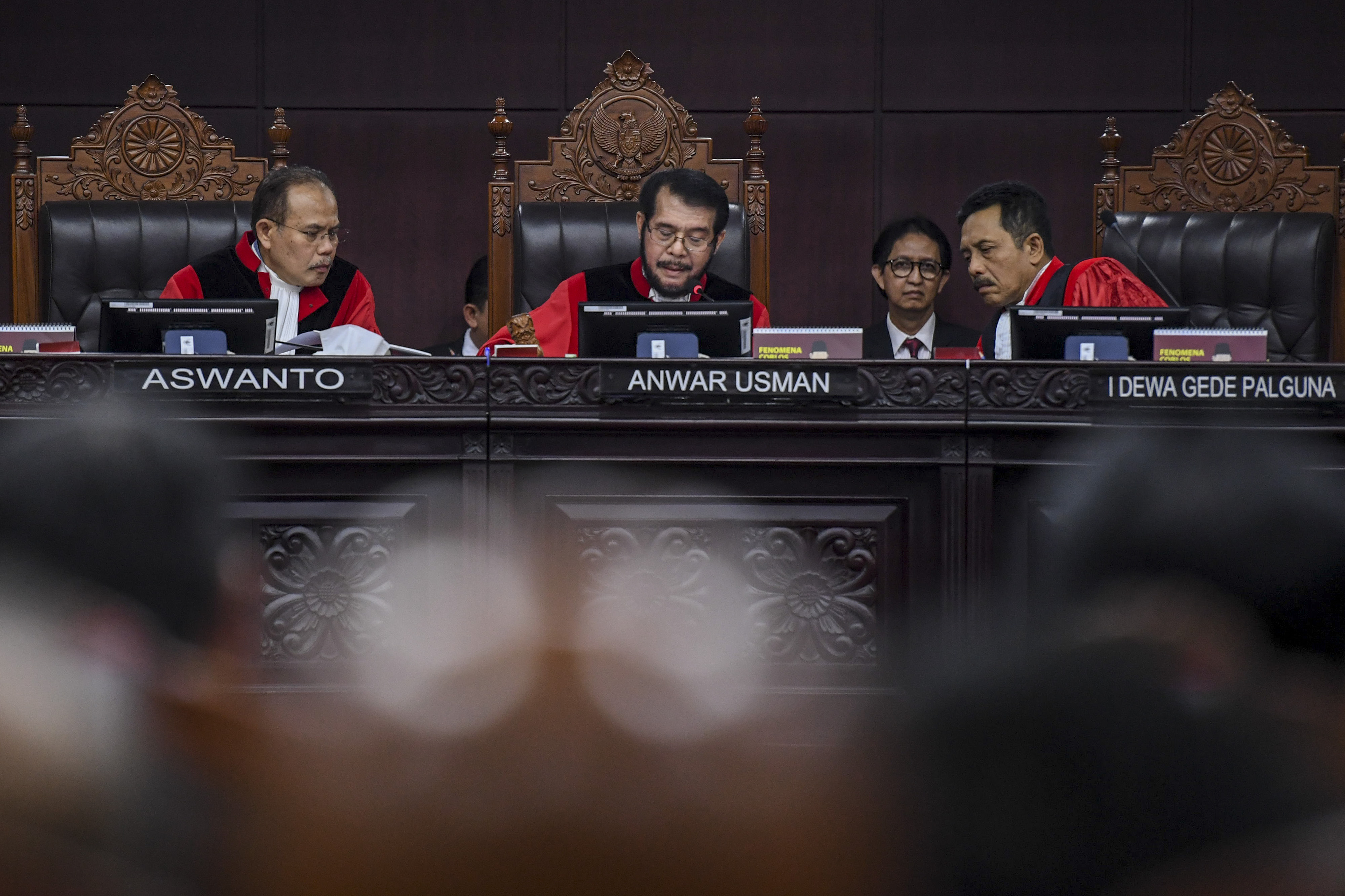 Hakim MK saat memimpin sidang PHPU 