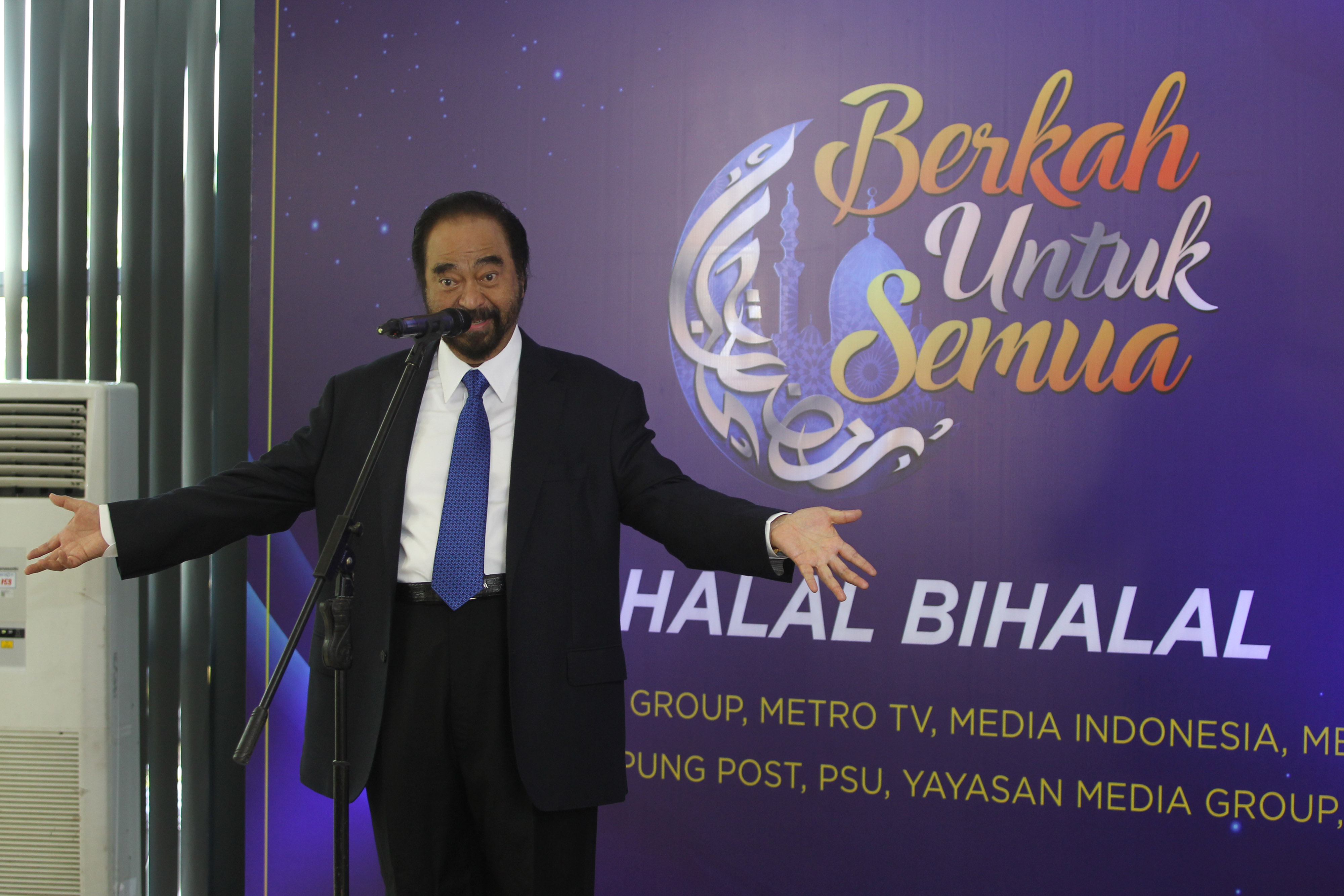  Chairman Media Group Surya Paloh memberikan sambutan pada acara halalbihalal Idulfitri 1440 Hijriah di Grand Loby Metrotv, Jakarta.