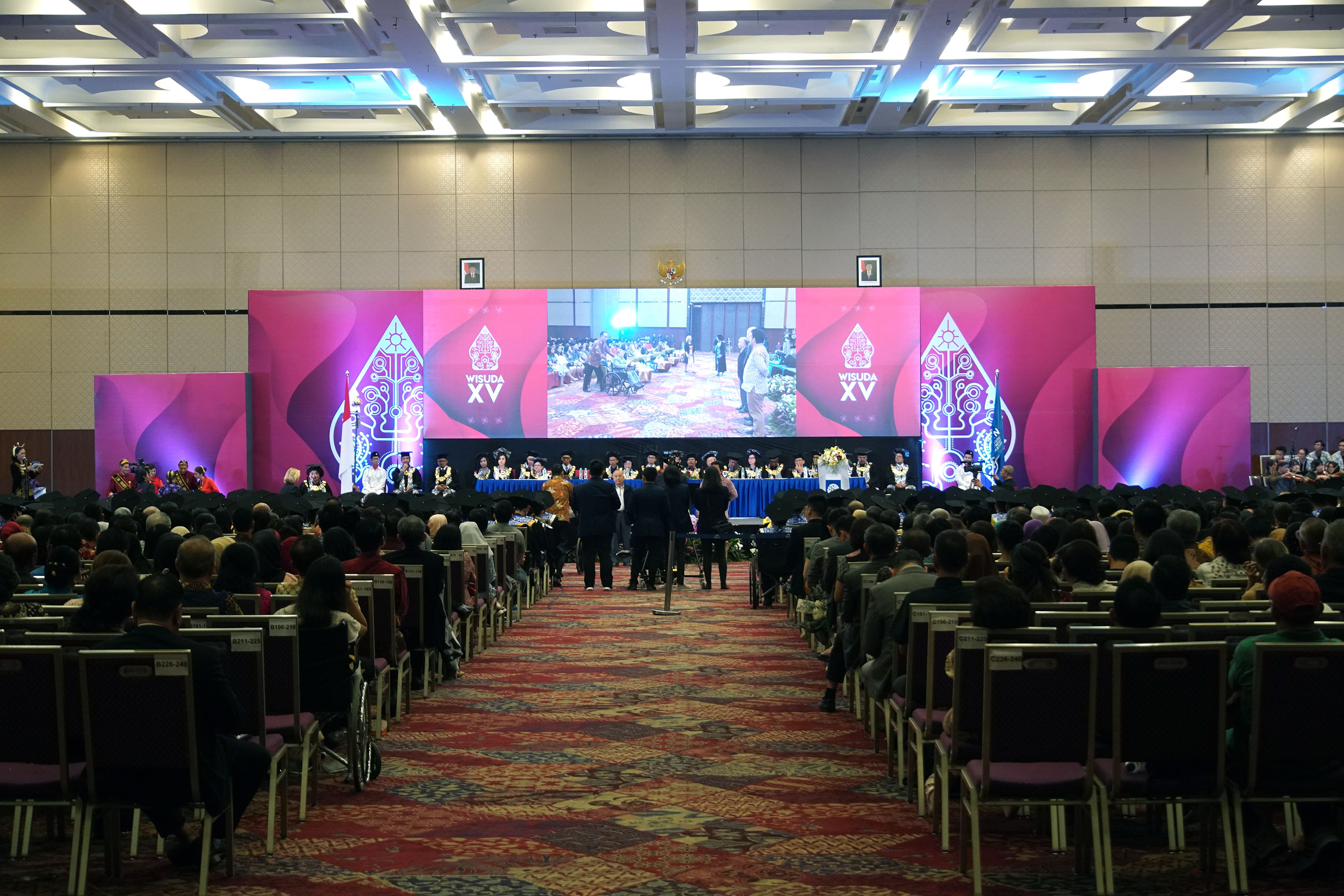 Wisuda angkatan XV mahasiswa Universitas Multimedia Nusantara (UMN) di ICE BSD, Tangerang.