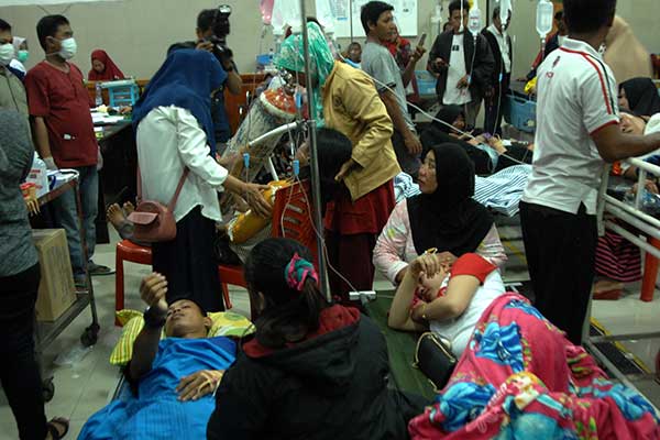 Pasien korban keracunan makanan