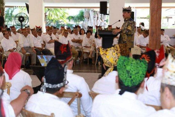 Komjen Pol Suhardi Alius, usai memberikan paparan tentang strategi penanggulangan terorisme di Pendopo Sabha Swagita, Banyuwangi, Jawa Timur