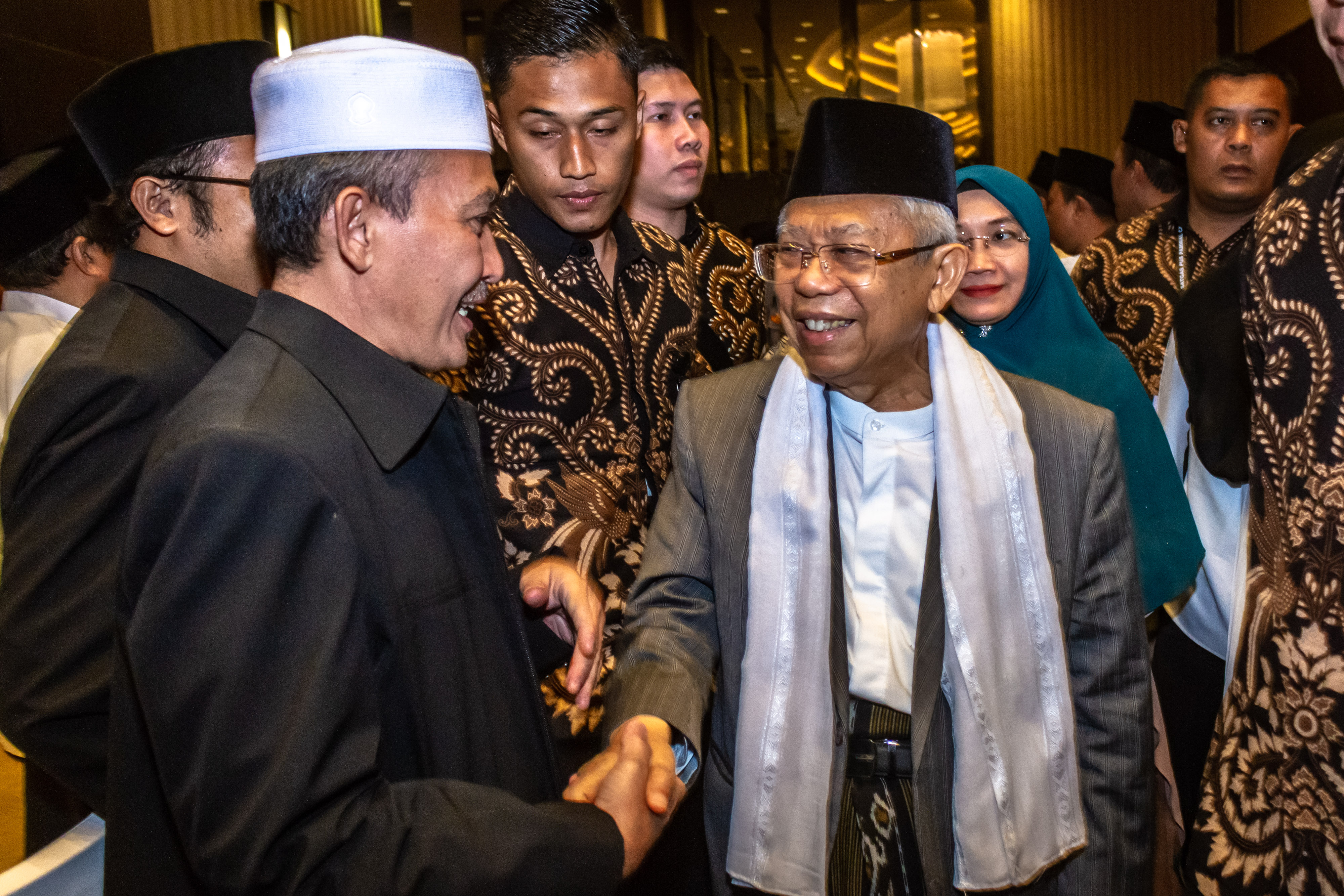 Calon Wakil Presiden Ma'ruf Amin (kanan)