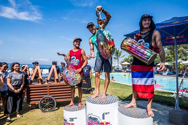 Para pemenang pada kompetisi selancar seri aerial Red Bull Airborne pertama di Bali, akhir pekan lalu.