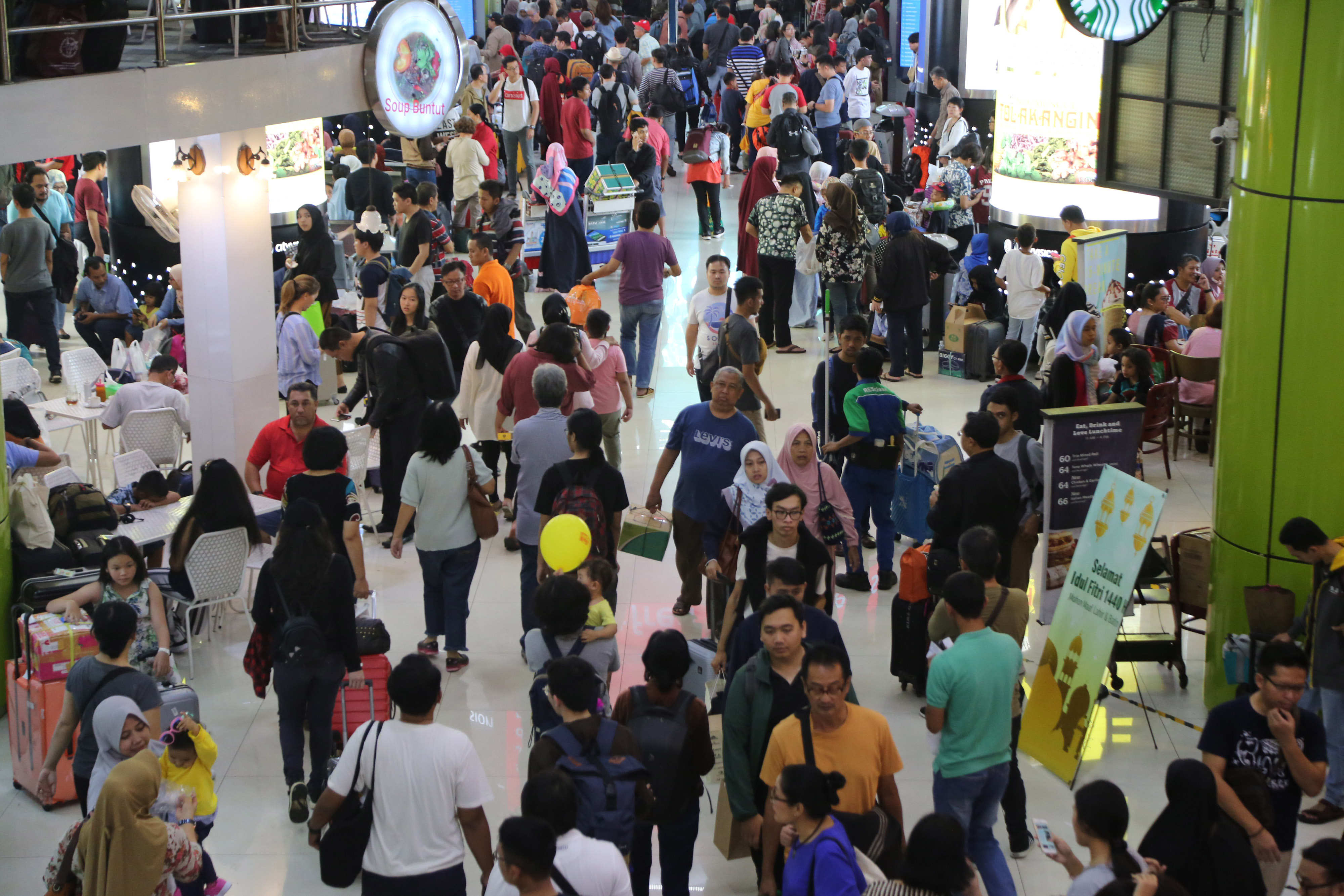 Situasi di Stasiun Gambir