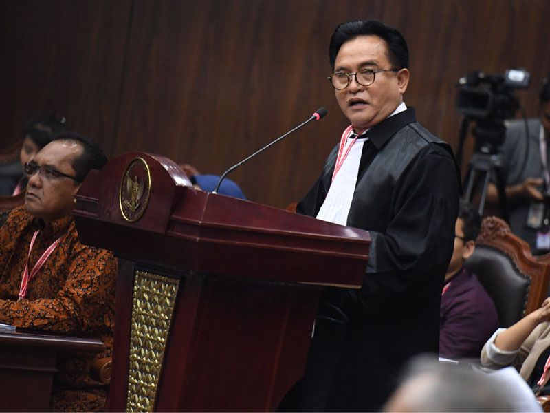 Ketua tim kuasa hukum pasangan calon presiden dan calon wakil presiden nomor urut 01 Yusril Ihza Mahendra.