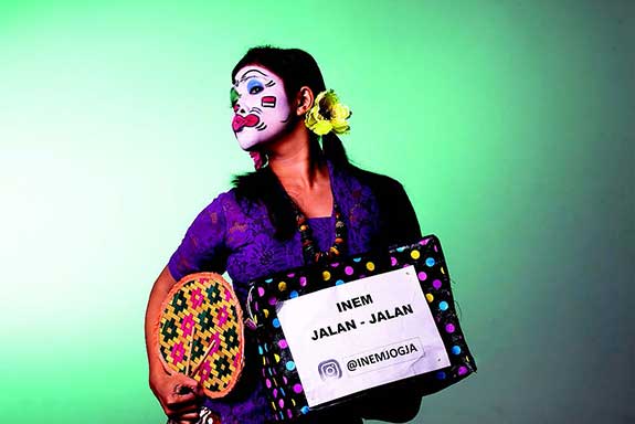 Made Dyah Agustina atau yang lebih dikenal dengan sosok ‘Inem Jogja’ atau 