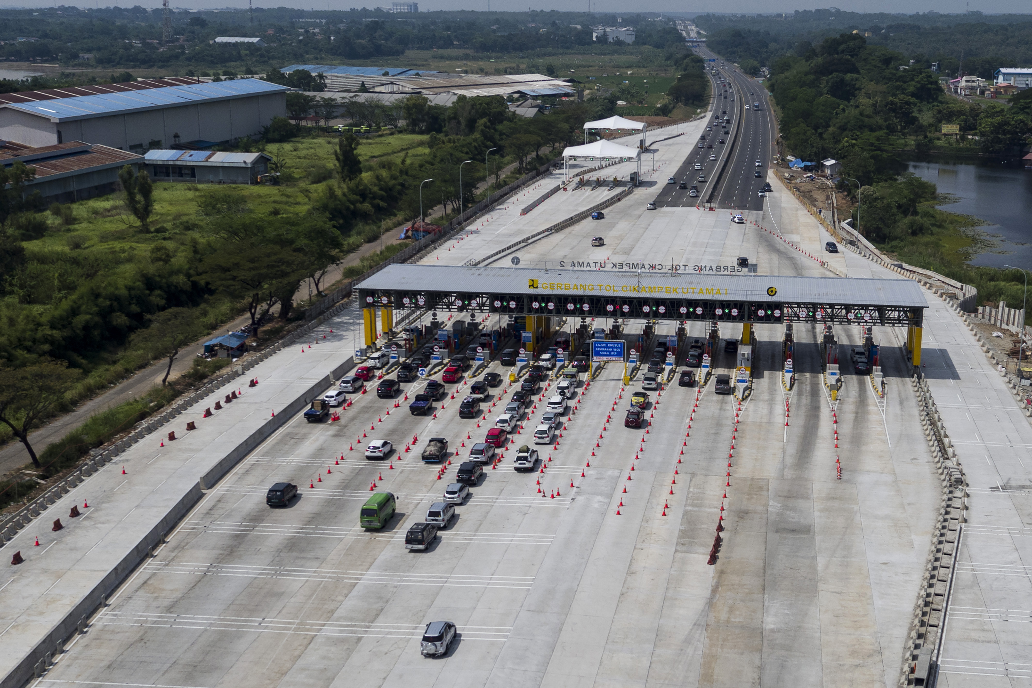 Hari pertama dan kedua Idul Fitri  (5-6 Juni 2019), PT Jasa Marga mencatat sebanyak 140.672 kendaraan meninggalkan Jakarta melalui Cikampek.