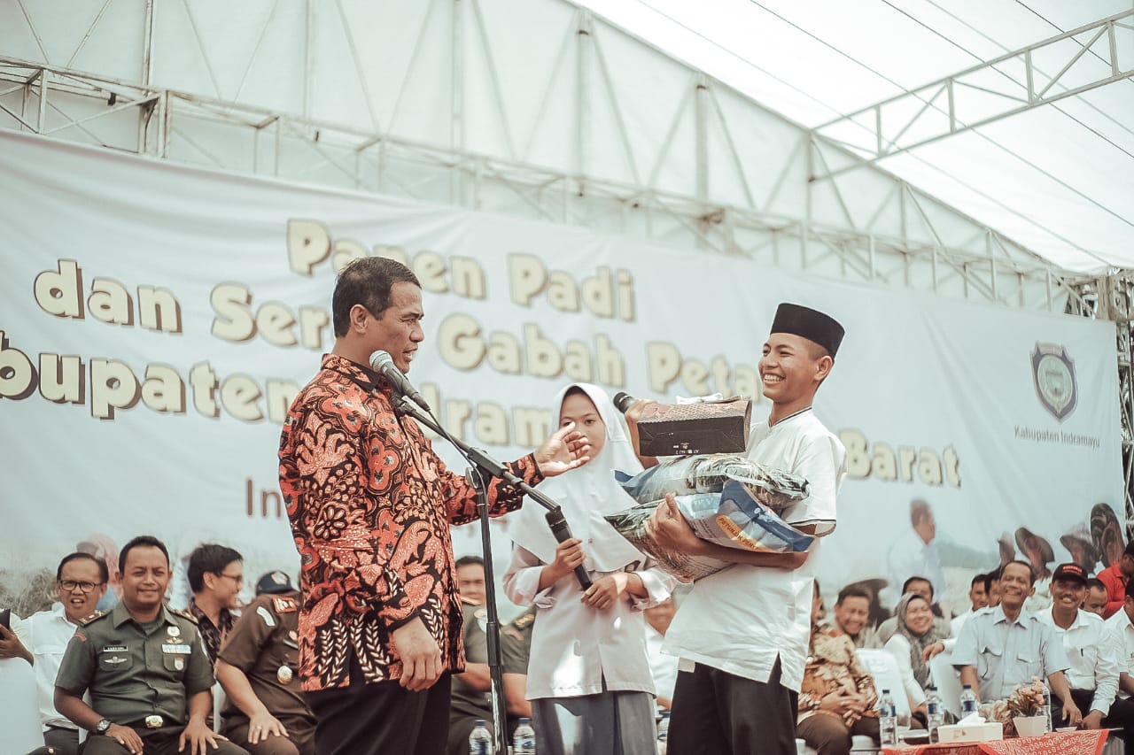 Menteri Pertanian Amran Sulaiman di Desa Tegal Girang, Kabupaten Indramayu.