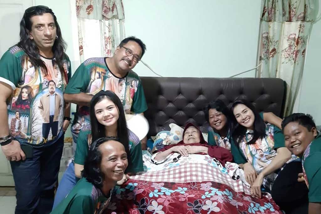 Keluarga Si Doel berlebaran di rumah Aminah Cendrakasih