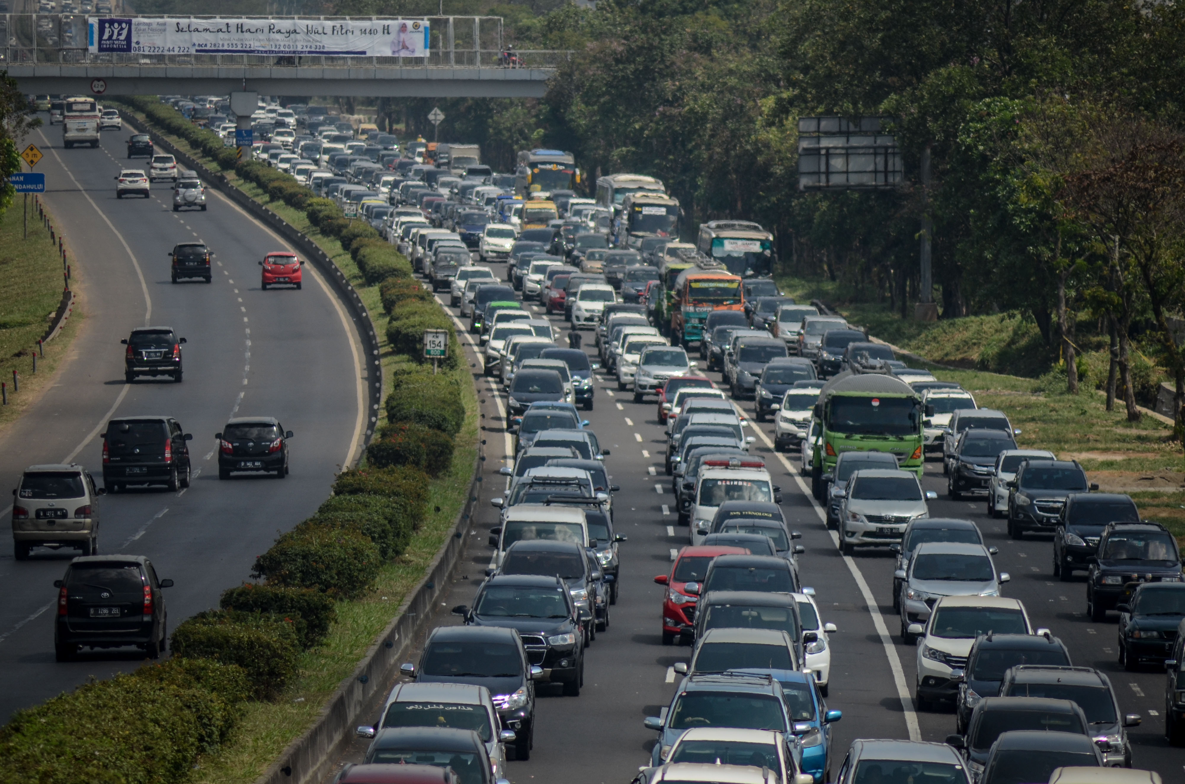 Ilustrasi moda transportasi darat