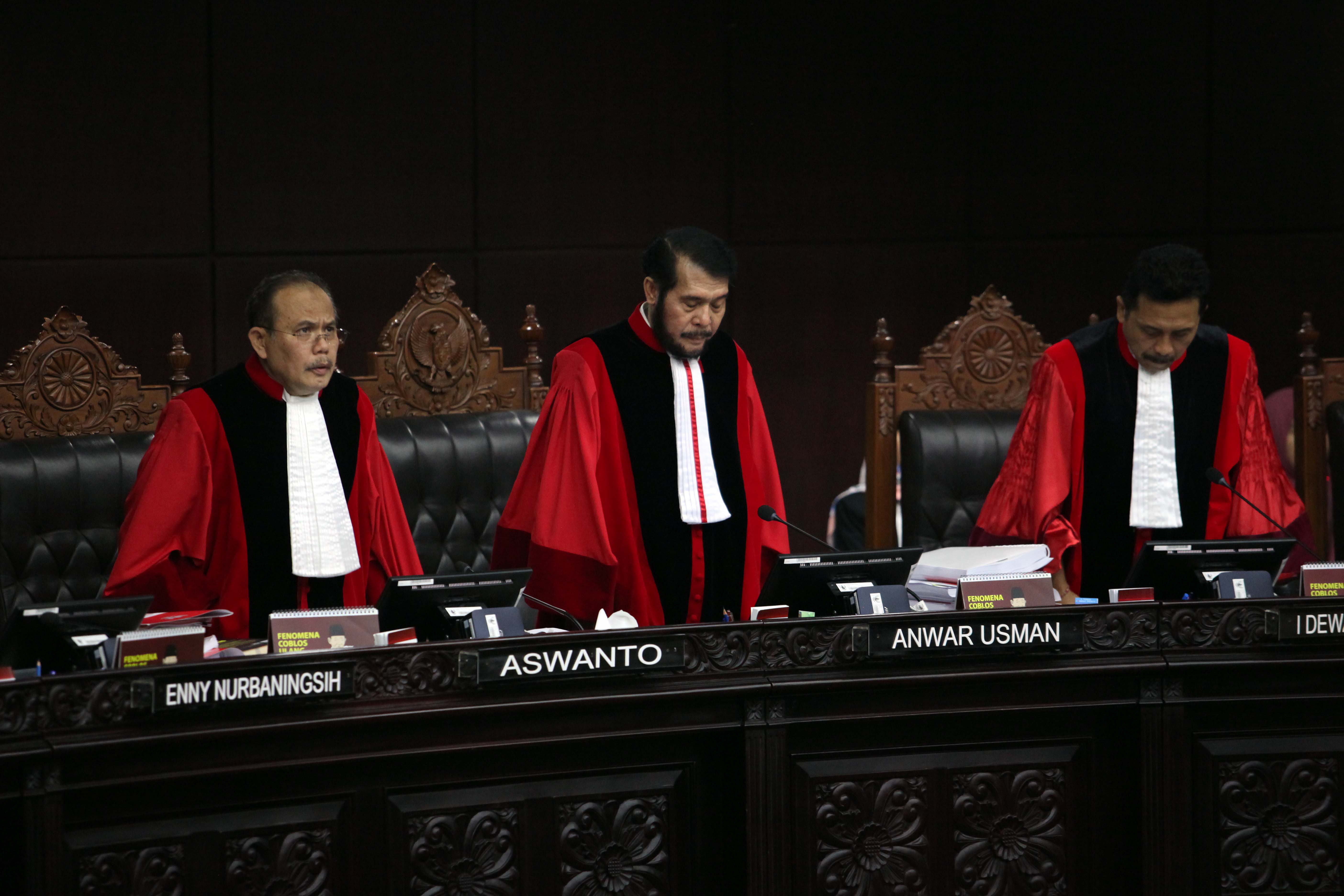 haki MK bersiap memimpin sidang PHPU Pilpres 2019