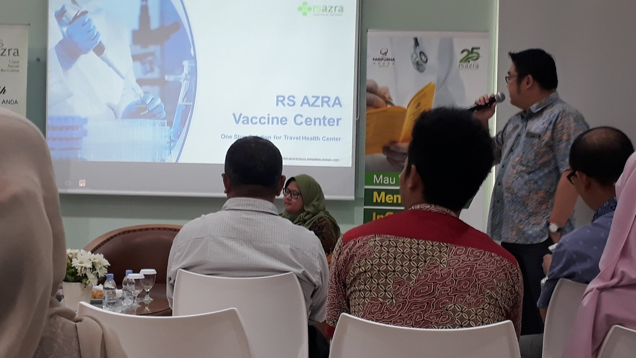 Suasana peluncuran pusat vaksin atau vaksin center di RS Azra, di Jalan Pajajaran, Kota Bogor