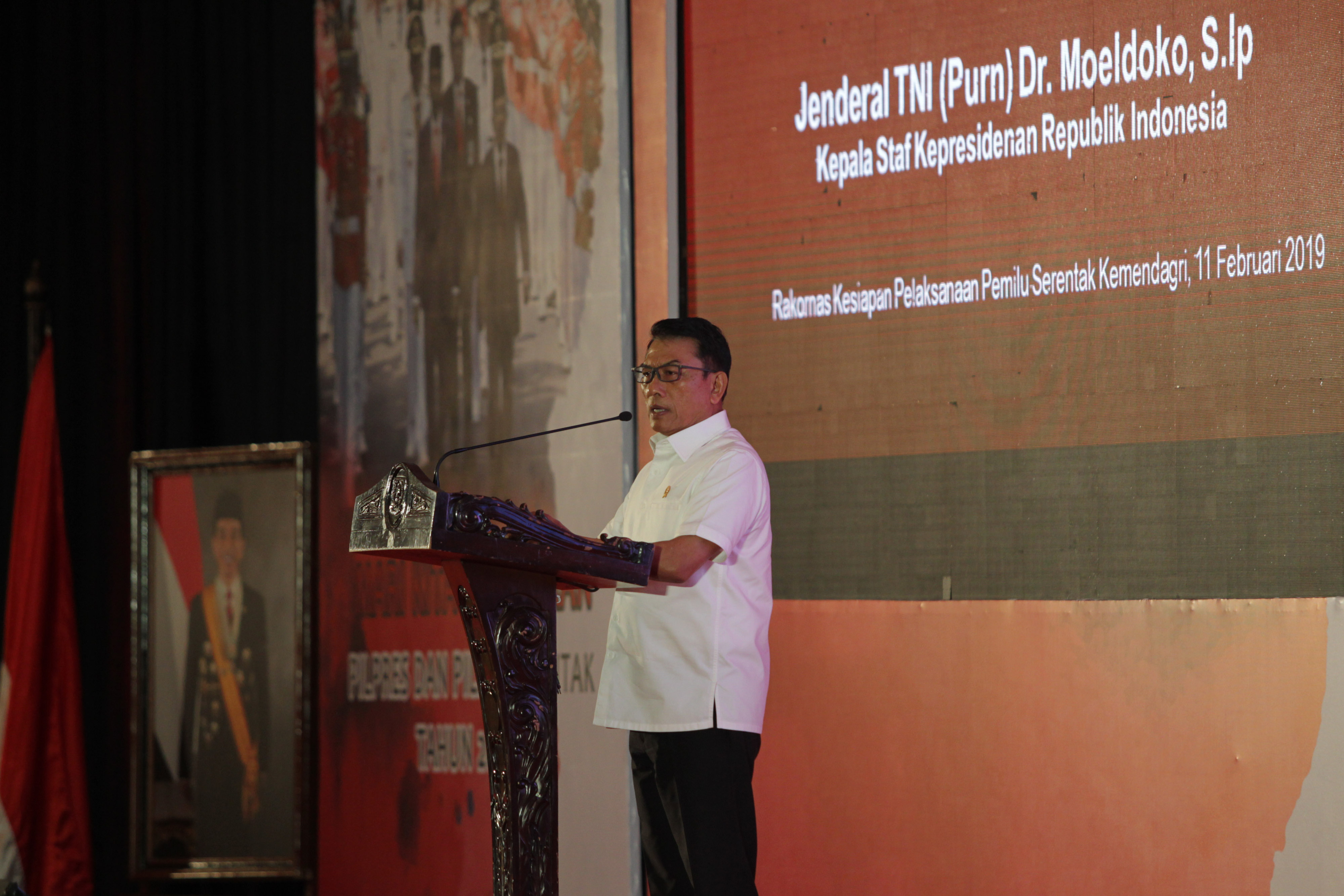 KSP Jenderal TNI Purn. Moeldoko menyampaikan kata sambutan pada pembukaan acara Rakornas Bidang Kehumasan dan Hukum Se-Indonesia