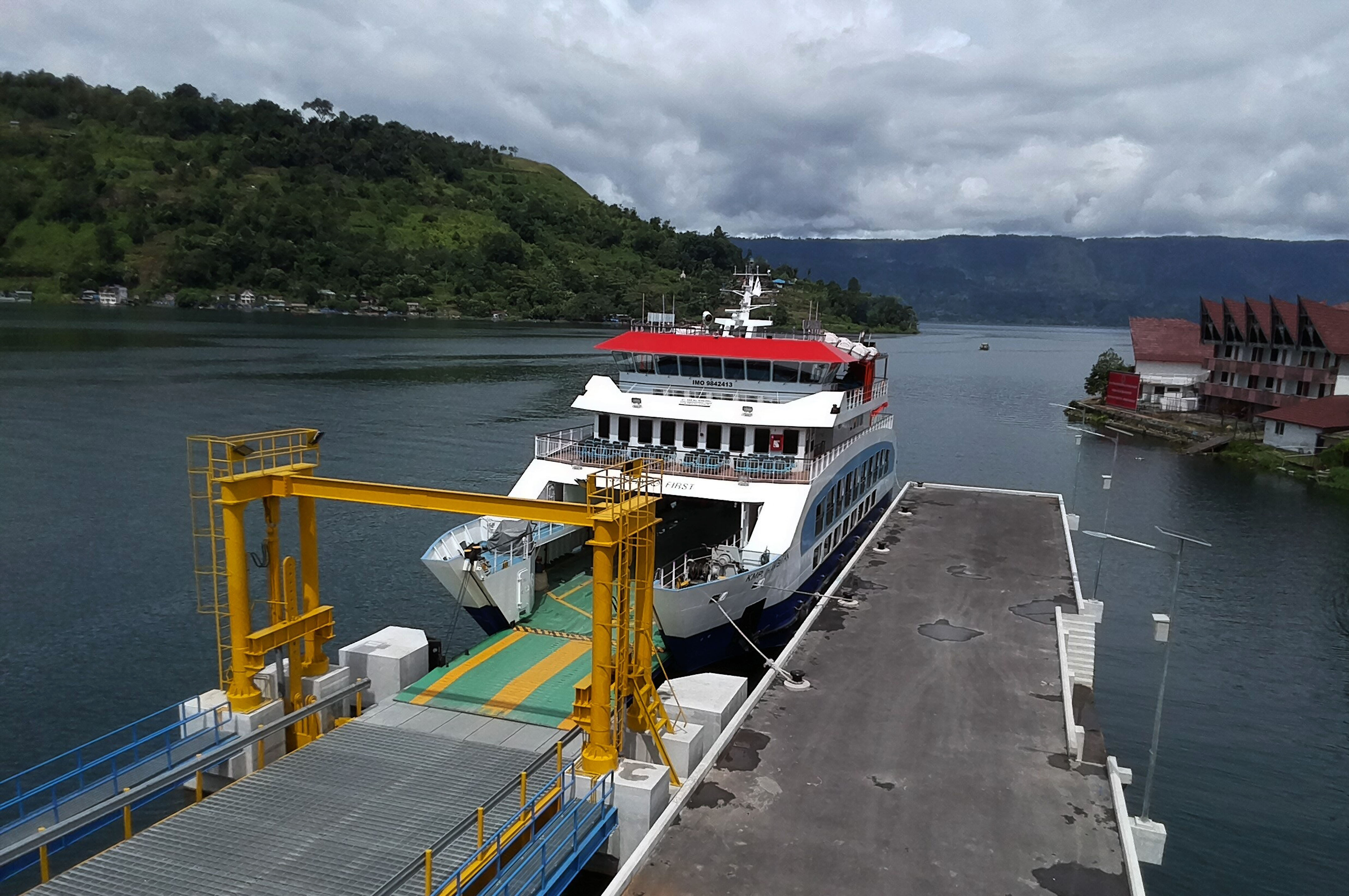 KMP Ihan Batak saat bersandar di dermaga Pelabuhan Ajibata Kabupaten Toba Samosir.