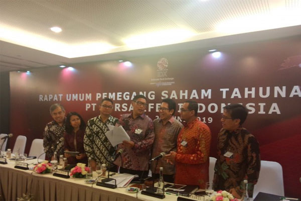 Jajaran direksi BEI saat menggelar jumpa pers di Jakarta, Rabu.  