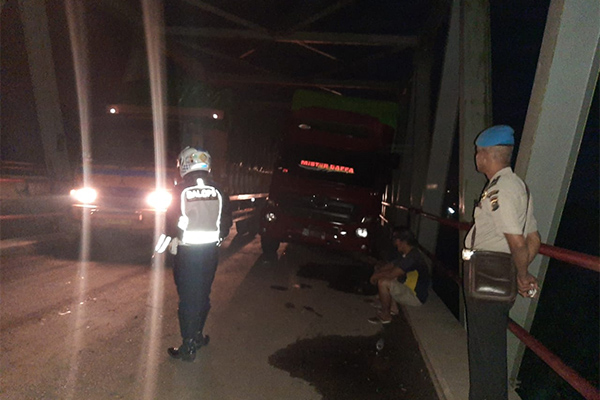 Jembatan Amblas di perbatasan Sumatra Selatan dan Lampung 