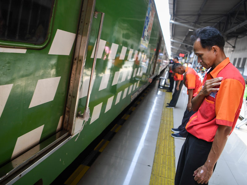 Direktorat Jenderal Perkeretaapian Kemenhub memprediksi pemudik yang menggunakan jasa angkutan kereta api mengalami peningkatan.
