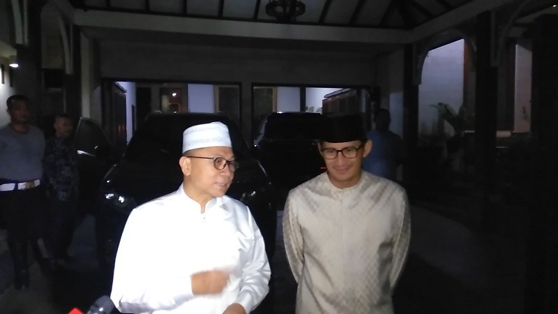 Sandiaga Uno (kanan) saat sowan ke kediaman Zulfikli Hasan