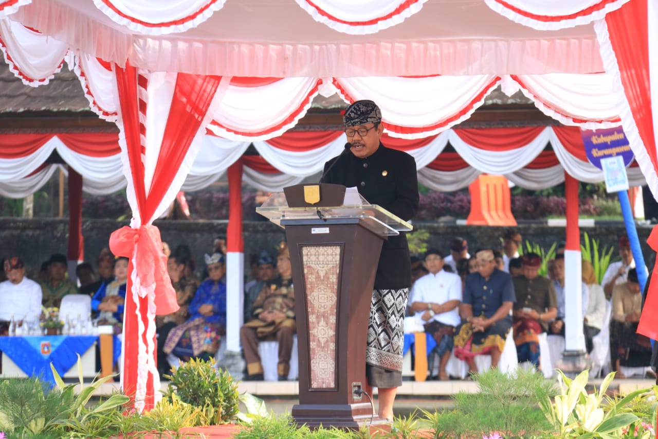 Wagub Bali Cokorda Oka Artha Ardhana Sukawati saat tampil sebagai inspektur upacara HUT ke-379 Kota Amlapura, kabupaten karangasem 