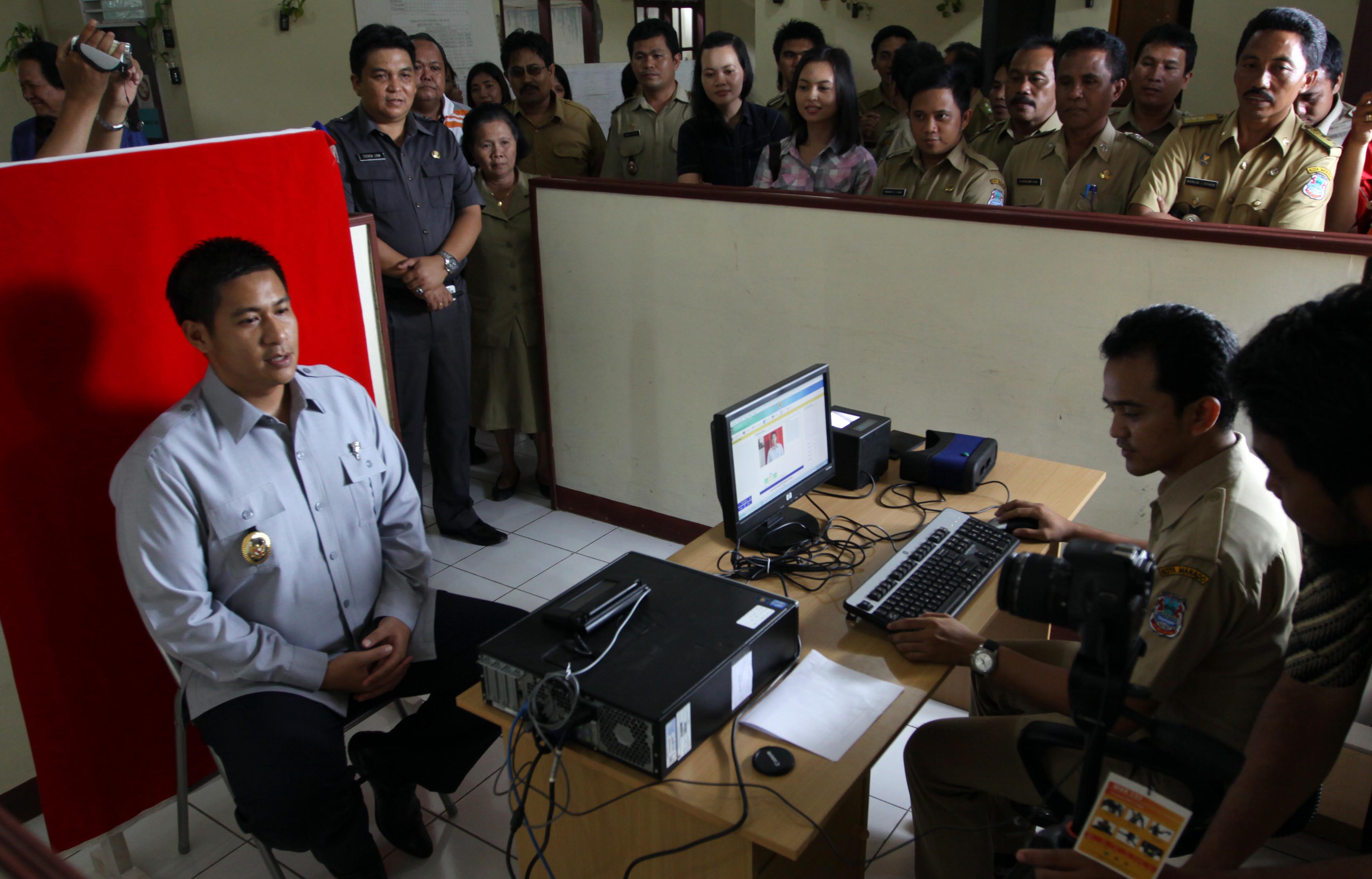 Proses pembuatan KTP elektronik 