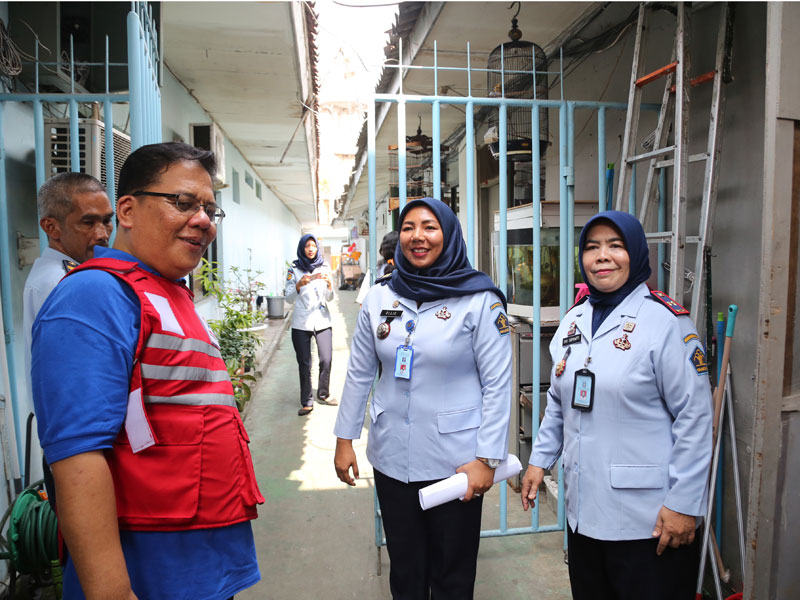 Ombudsman Republik Indonesia (ORI) yang diwakili oleh Ketua Ombudsman Adrianus Meliala (tengah) melakukan inspeksi mendadak (sidak) ke Rutan