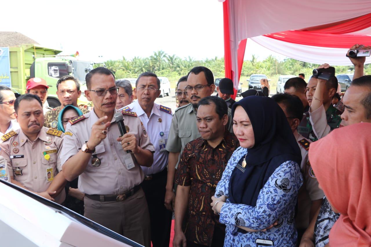 Kepala Badan Karantina Pertanian, Ali Jamil saat melepas ekspor sarang walet dari Bengkulu ke Taiwan dengan nilai US$4.138, Kamis (27/6).