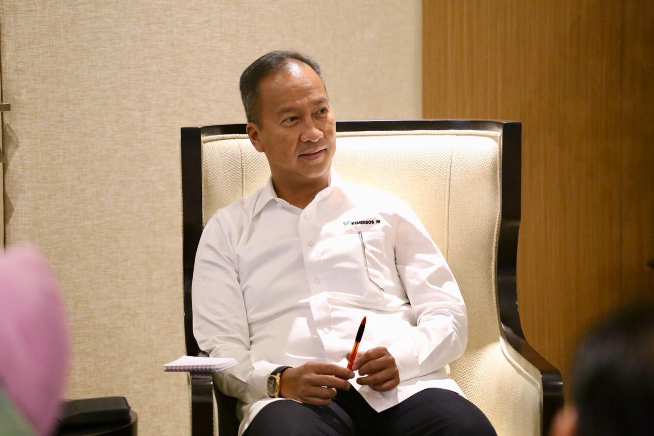 Mensos Agus Gumiwang Kartasasmita