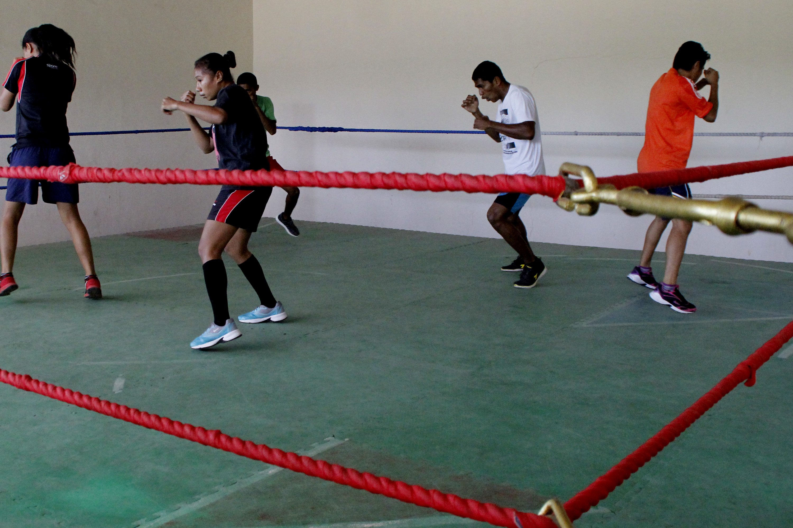 Sejumlah petinju dari Persatuan Tinju Amatir Indonesia (Pertina) NTT berlatih