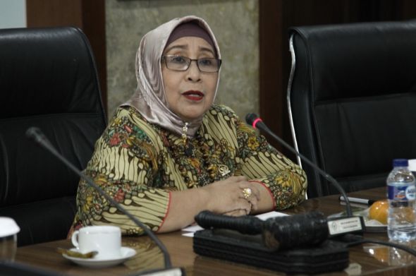  Wakil Ketua DPD RI Prof Dr Hj Darmayanti Lubis.