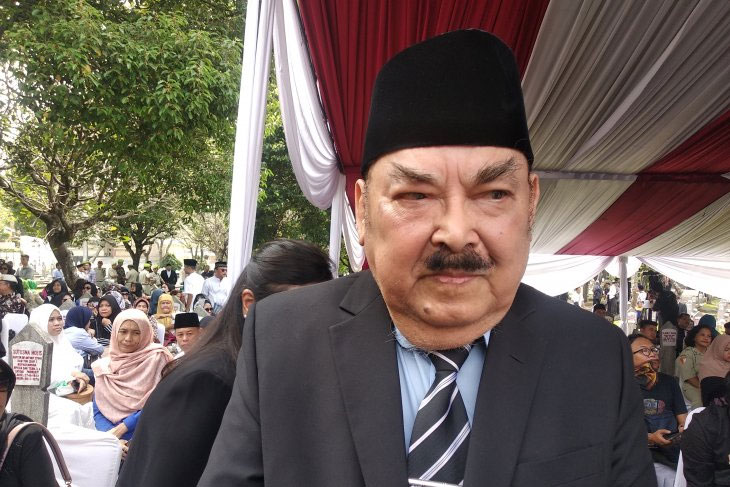 Mantan Kepala Badan Koordinasi Keluarga Berencana Nasional (BKKBN) Prof Haryono Suyono di Jakarta, Minggu (2/6). 