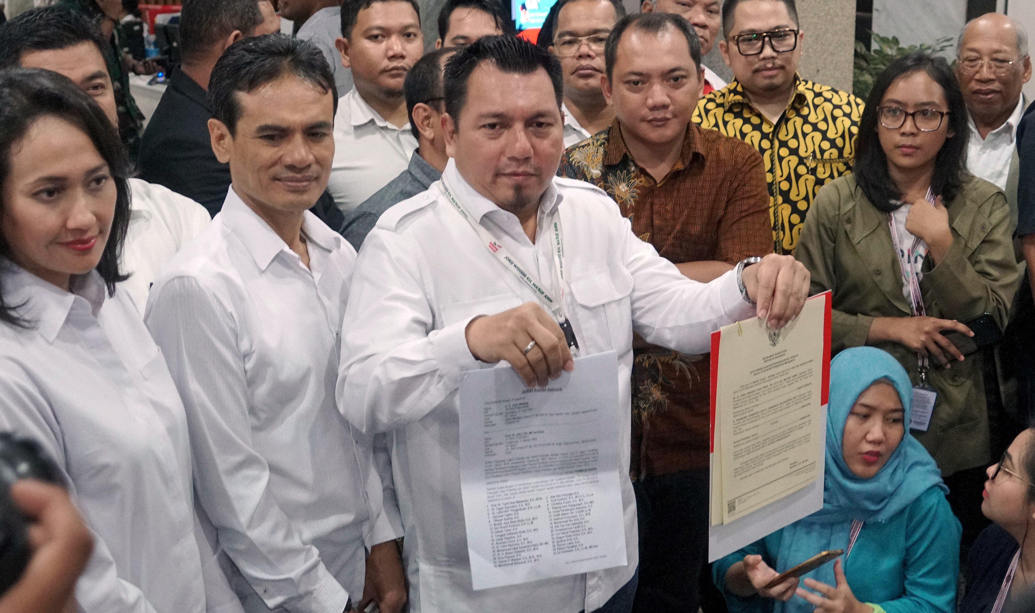 Direktur Hukum dan Advokasi TKN Jokowi-Amin Ade Irfan Pulungan saat mengajukan diri jadi pihak terkait di sidang PHPU MK 