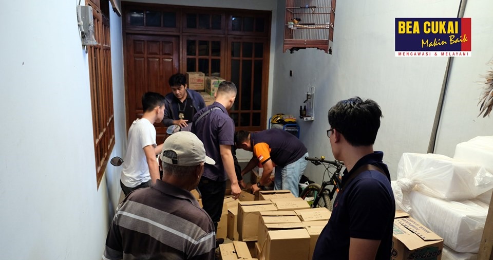 Operasi Gempur Rokok Ilegal digelar oleh Bea Cukai Malang