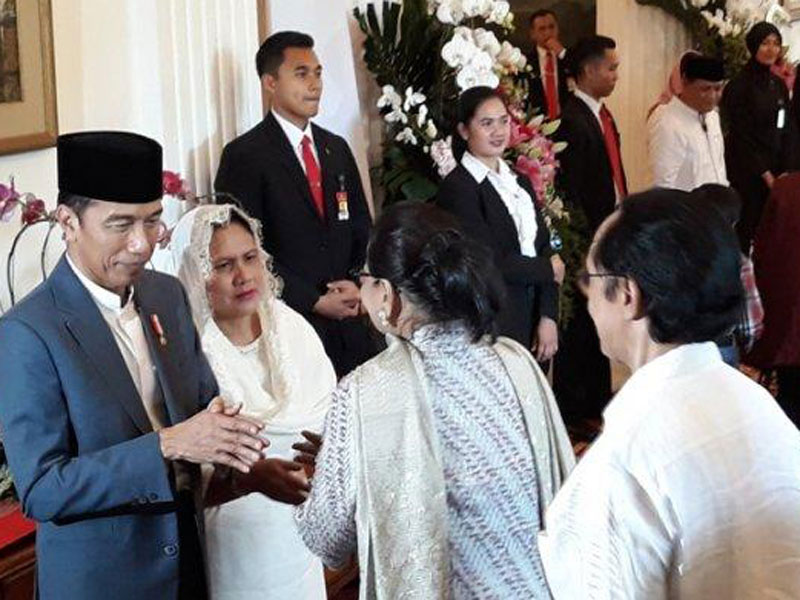Presiden Jokowi dan Ibu Negara Iriana saat open house Idul Fitri 1440 Hijriah, Rabu (5/6/2019) di Istana Negara.