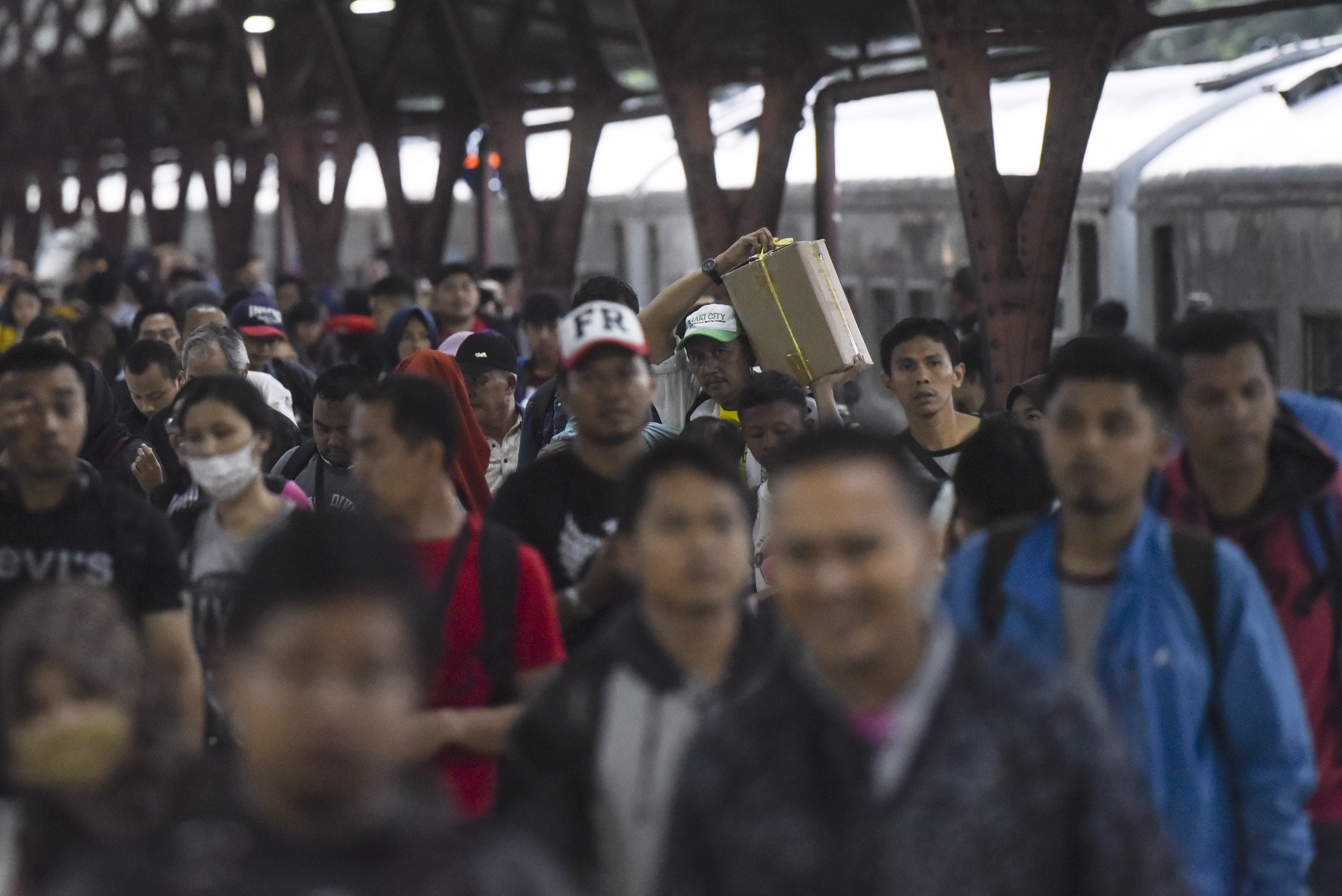 PT KAI Daop 5 Purwokerto, Jawa Tengah (Jateng) menyatakan puncak arus mudik penumpang KA terjadi pada H-3 Lebaran atau Minggu (2/6).