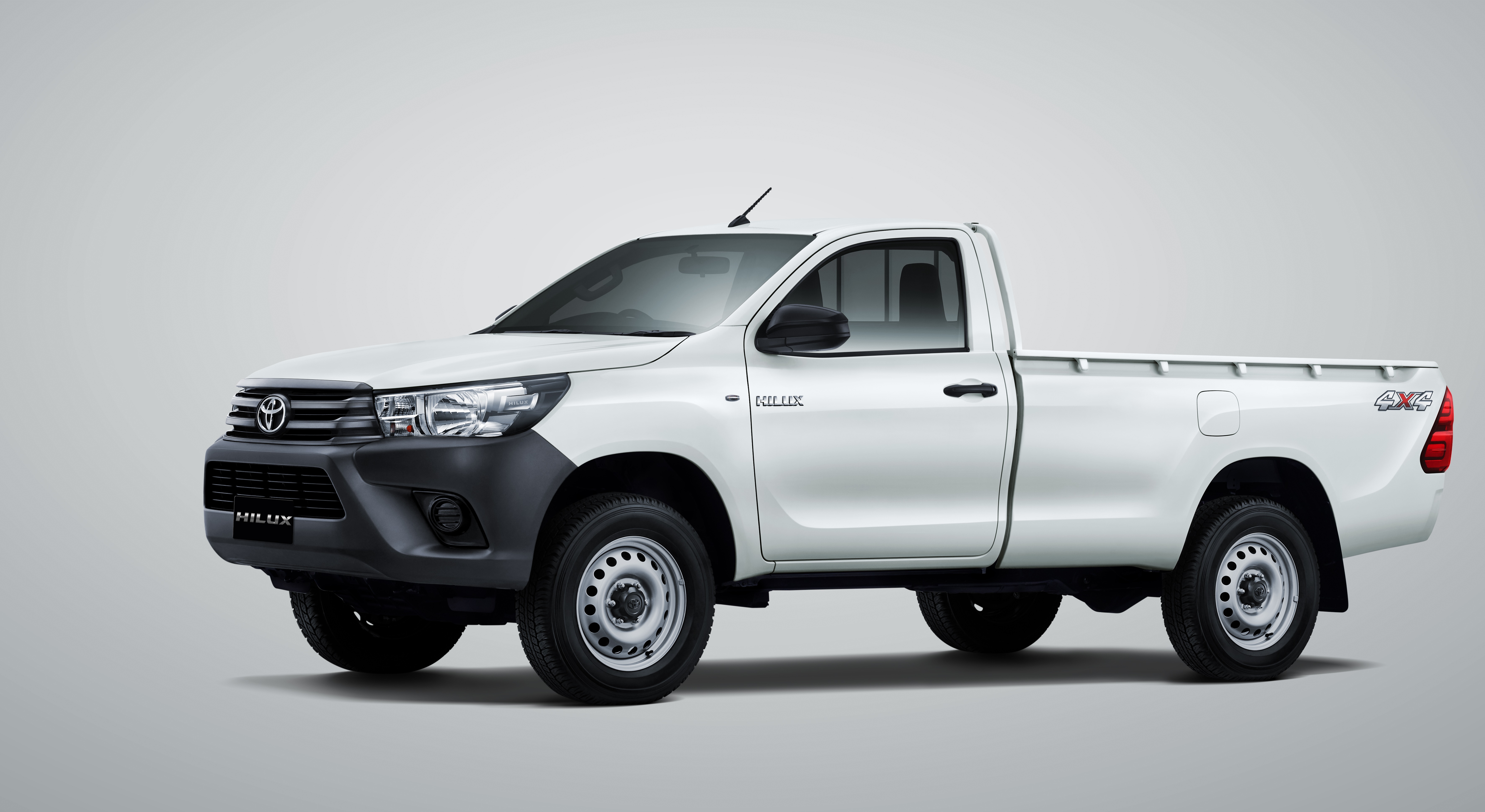 Hilux terbaru kini dibekali engine GD-series tipe 2GD-FTV, baik untuk varian 4 X 4 maupun 4x2.