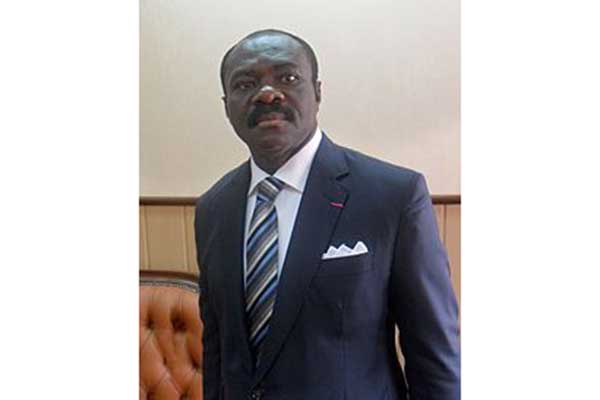  Menteri Olahraga Kamerun, Narcisse Mouelle Kombi