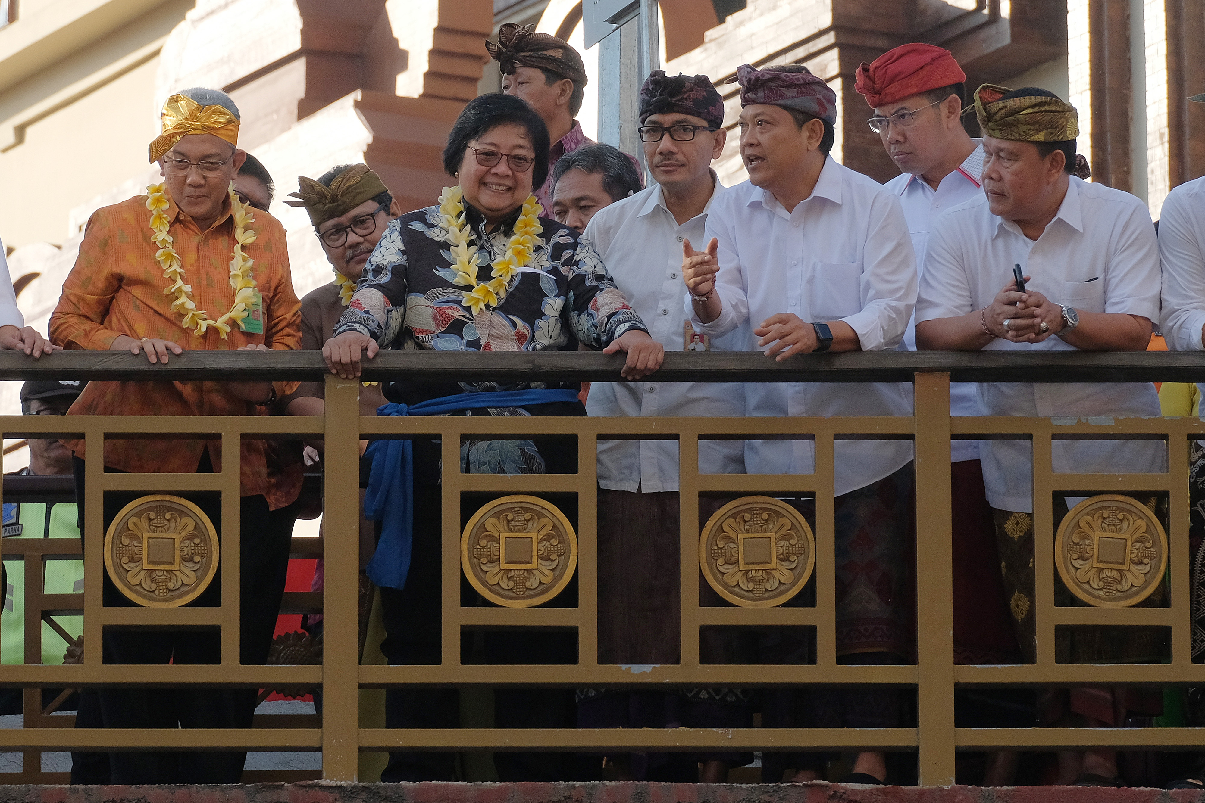 MENTERI SITI TINJAU RESTORASI SUNGAI BADUNG