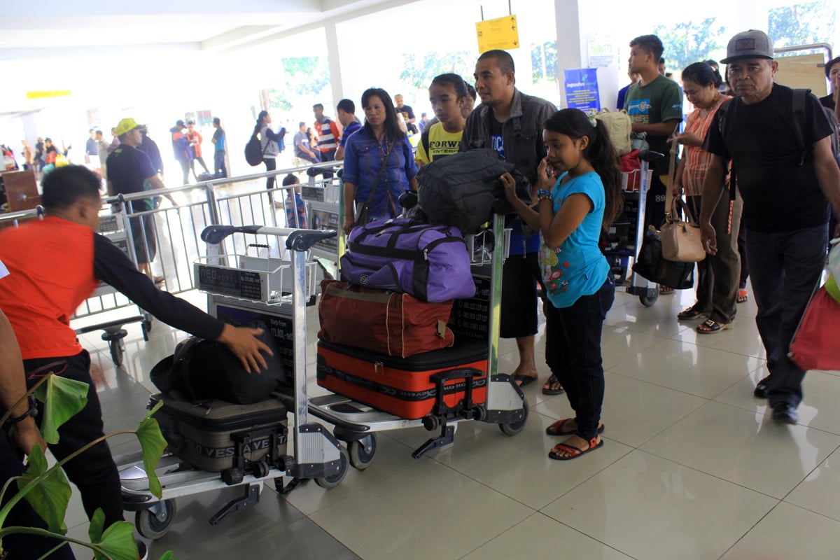  Pemudik tujuan kota-kota di barat Indonesia memadati Bandara El Tari, Kupang