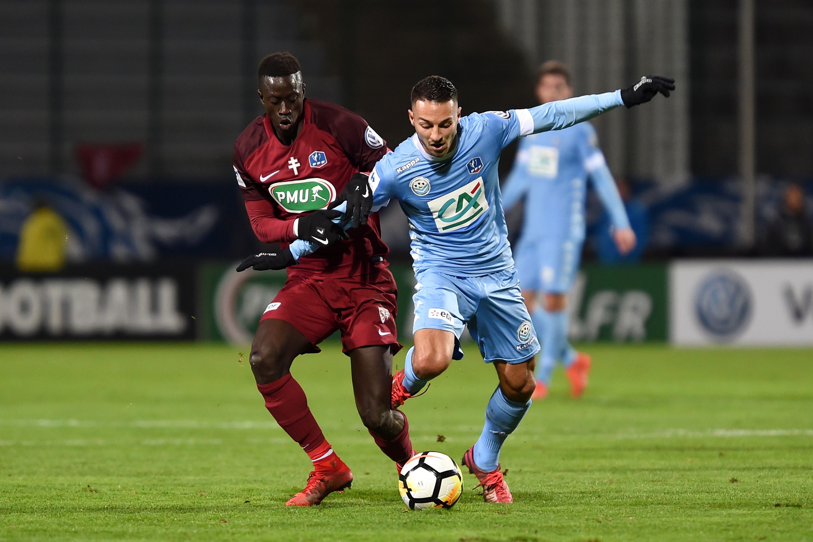 Haris Belkebla (kanan)