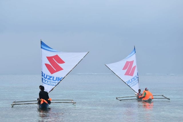 LOMBA perahu tradisional suku Kepulauan Mentawai