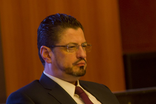  Country Director World Bank for Indonesia Rodrigo A. Chaves