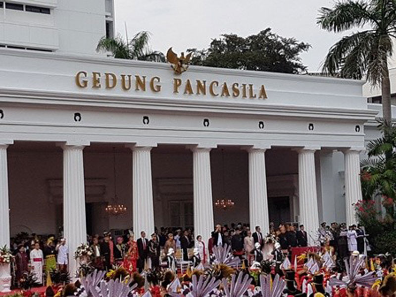 Presiden Joko Widodo memimpin upacara peringatan Hari Lahir Pancasila di Gedung Pancasila, Kementerian Luar Negeri, Jakarta. 