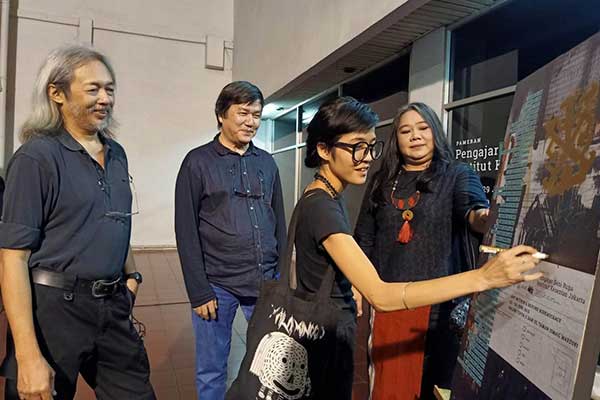 ameran seni dengan tajuk 'Menjelajah Karya di Dalam dan di Luar Birokrasi' sejak 22-29 Juni 2019 