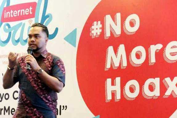 Aktivis media sosial dan blogger Enda Nasution