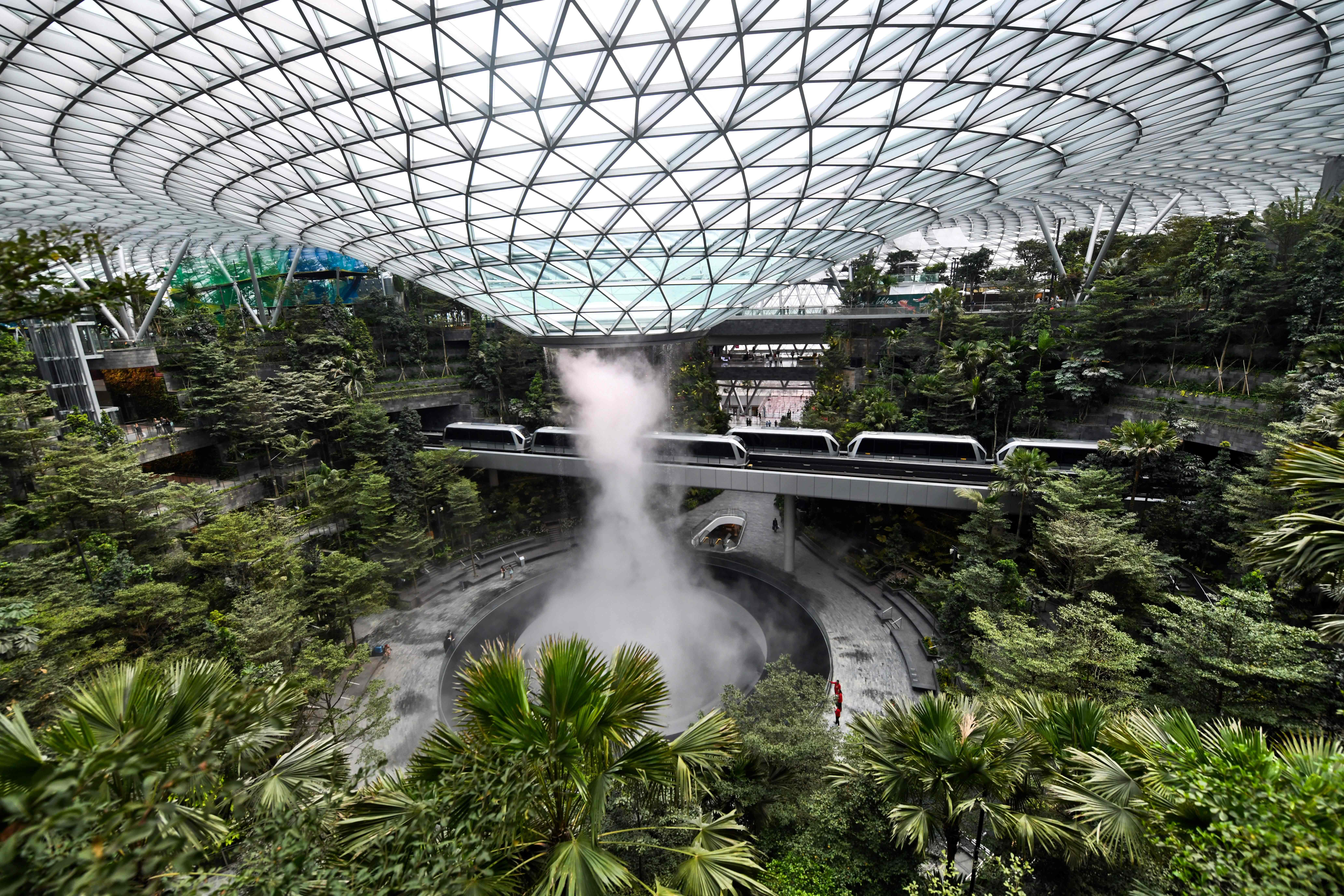 Changi Jewel complex di Changi international airport.